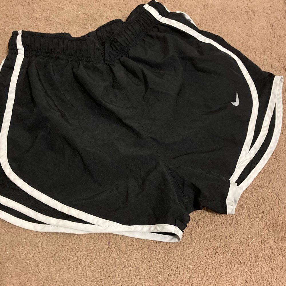 ⭐️5/$25 Nike Shorts⭐️